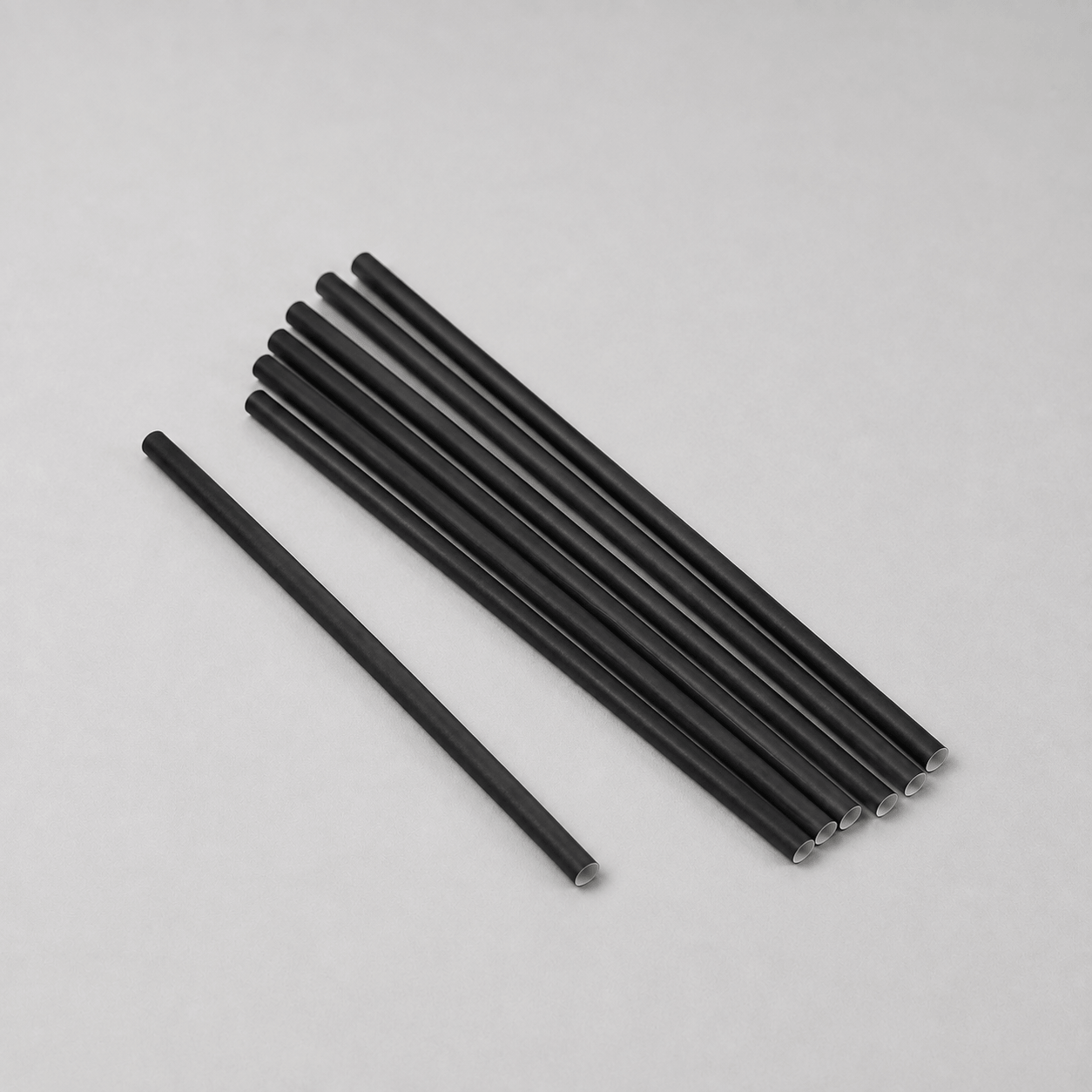 Black paper drinking straws for cold drinks and takeaway beverages