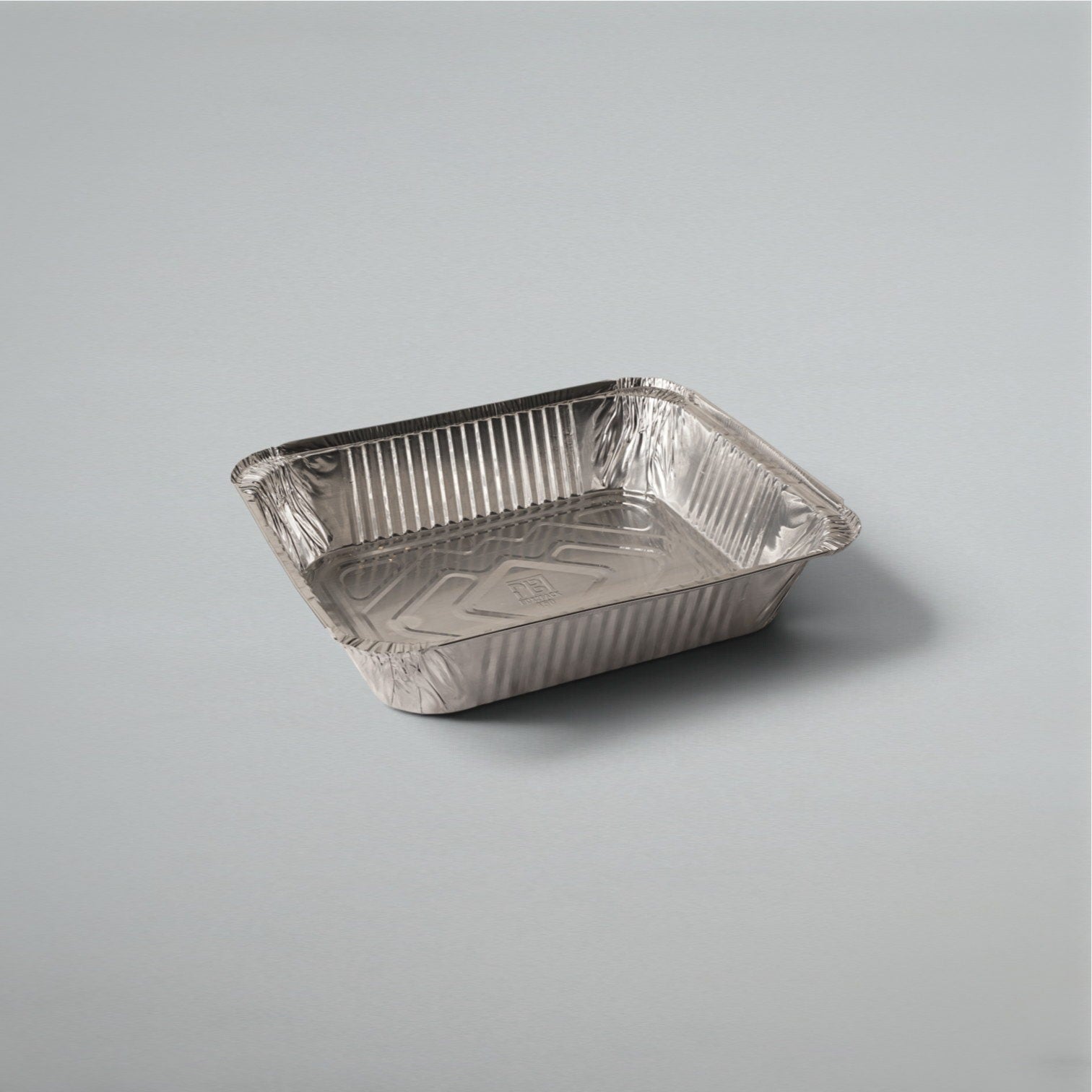 A square aluminum foil tray 455ml with a ribbed fluted edge and a smooth bottom, shown on a neutral light gray background.