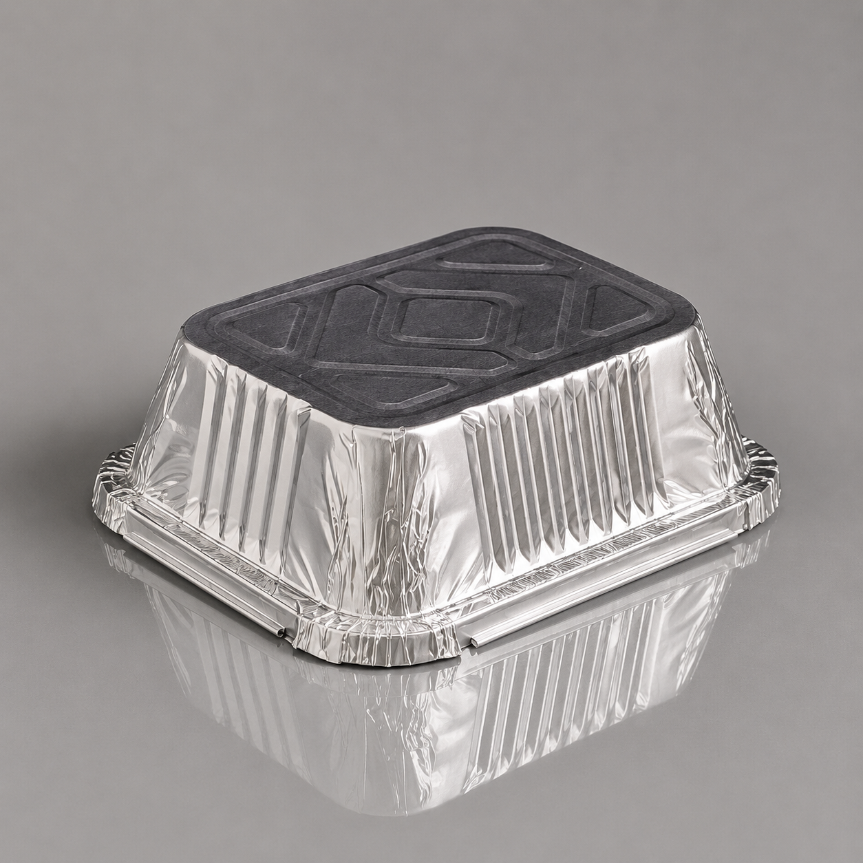 No.2 aluminium foil container with lid on